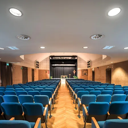 Отель Domus Pacis 3*