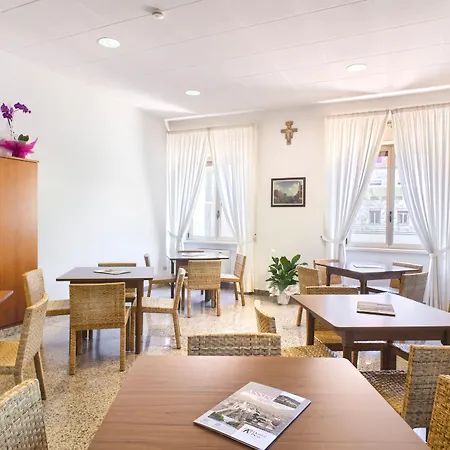 Отель Domus Pacis Ассизи
